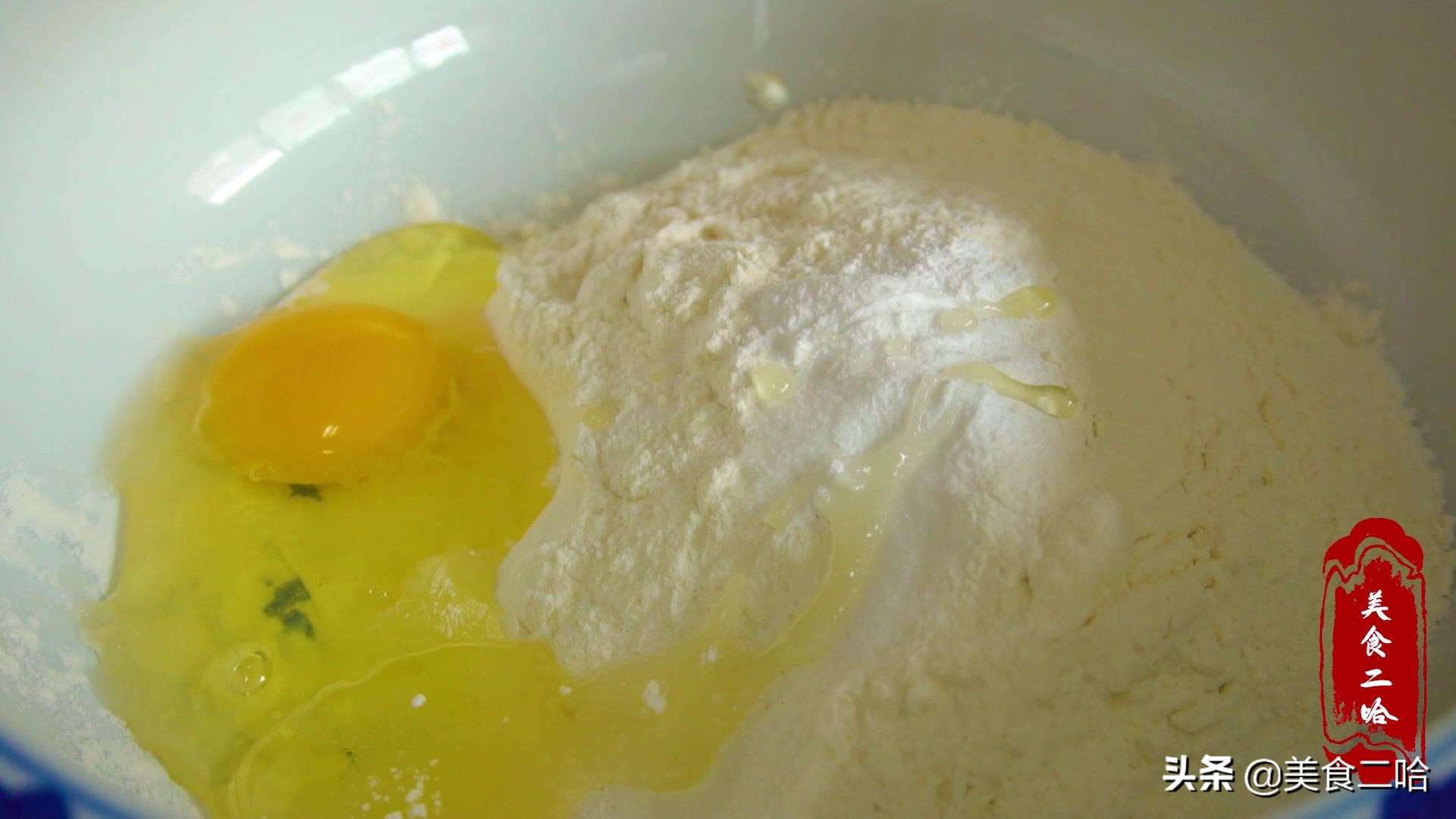 油条的制作方法使油条更酥脆,油条怎样配比炸出来的油条好吃