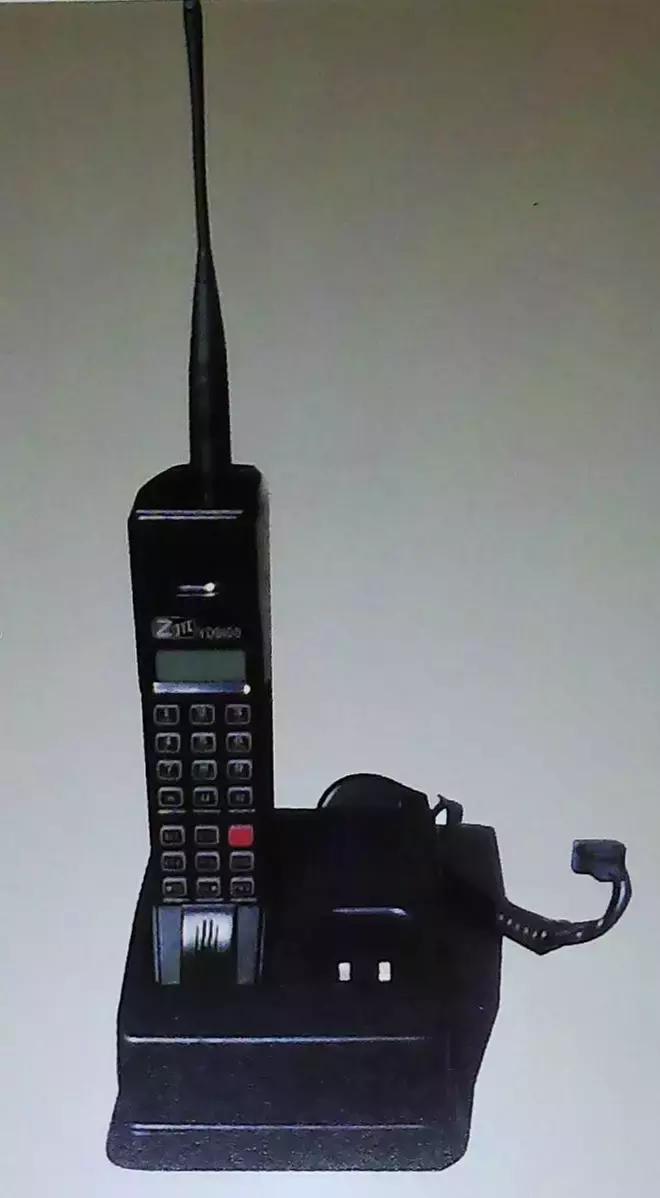 浙江商人收藏13000部古董手机金庸盛赞“美不胜收”