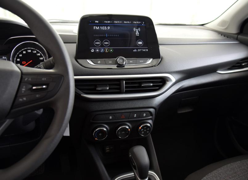 雪佛兰创酷和飞度,16年雪佛兰创酷功能详解