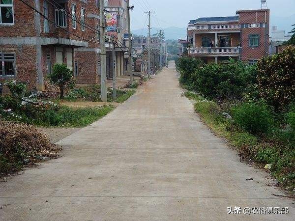 大门不对直冲路不种树，农村这些习俗并非迷信，而是为了居住安全