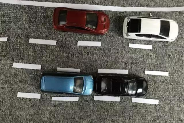 追尾了怎么处理走什么保险,追尾如何判断是什么责任