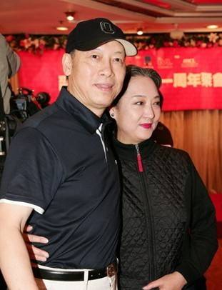 郑佩佩岳华谈亦舒,亦舒岳华郑佩佩