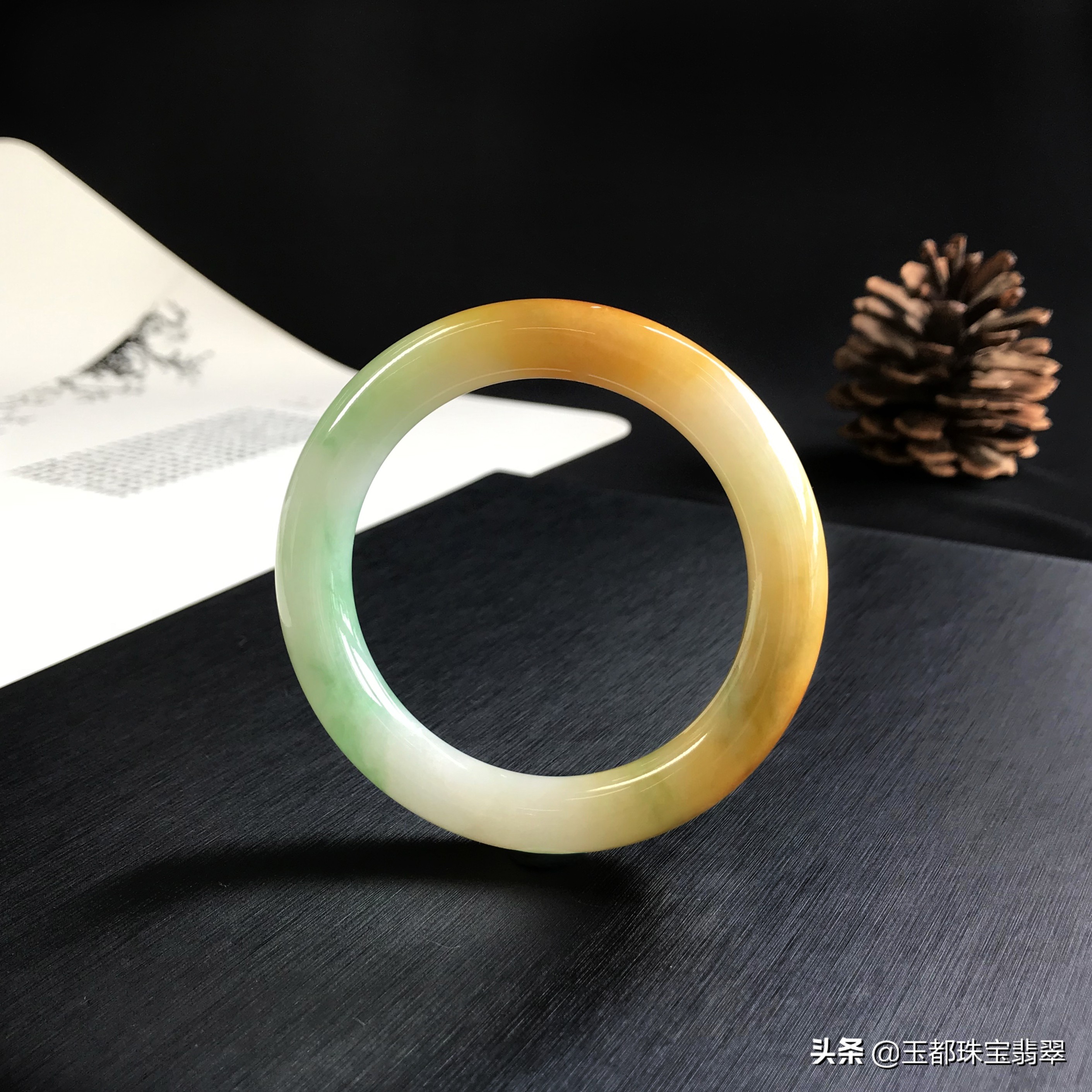 翡翠起胶一般是什么种水,什么是翡翠起胶感