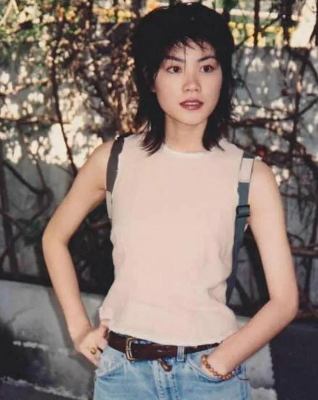 王菲怎么样谈恋爱的,歌坛天后王菲谢霆锋