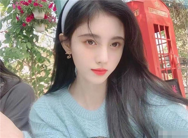 鞠婧祎新剧穿搭look,鞠婧祎穿红色呢子衣图片