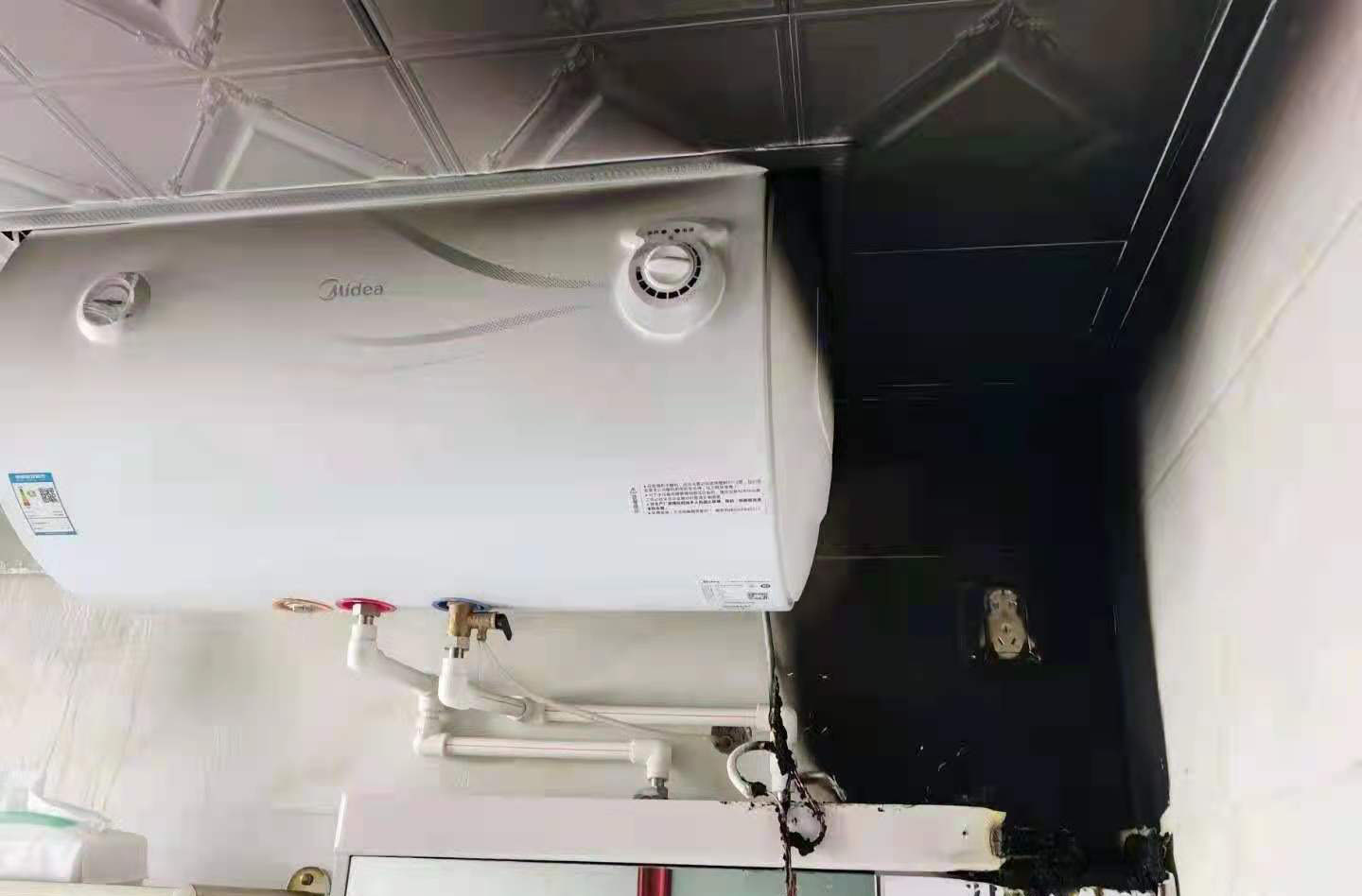 得罪安装师傅,电热水器烧坏了还能修好吗