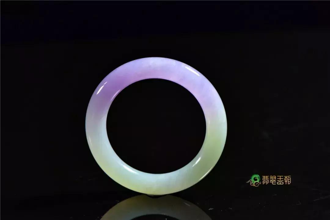 婆婆给儿媳一只金手镯,婆婆给我二手的银手镯