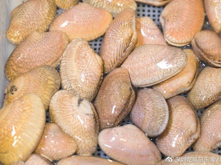 宝安人的顺德饭堂,生蚝用木桶蒸,还加黑松露