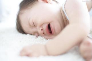 宝宝肚子受凉胀气消化不良拉肚子,宝宝脾胃虚寒经常隔几天会腹泻