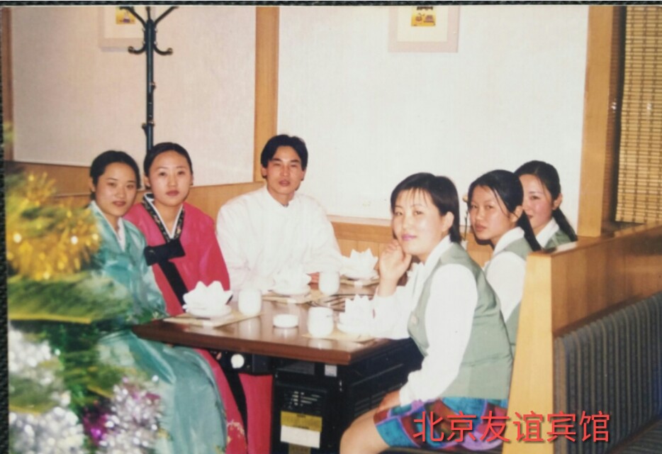 餐厅服务员岗位职责任职要求,饭店前台岗位职责