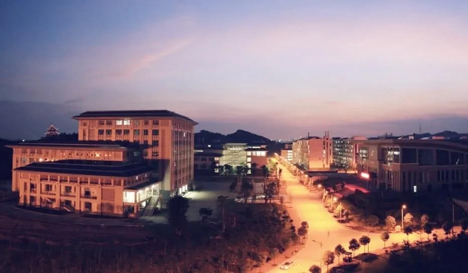 右江民族医学院，广西一所被低估的老牌医药类本科大学