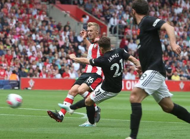 英超第4轮综述积分榜:红军蓝月再度发威红魔蓝军痛失好局