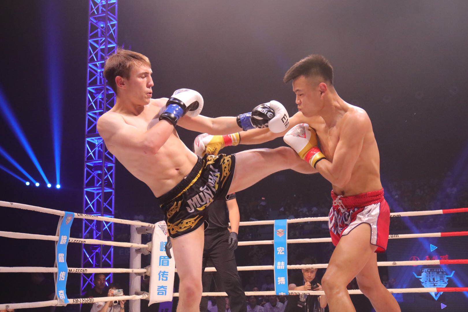 中国泰拳第一人韩飞龙,蒲东东vs韩飞龙