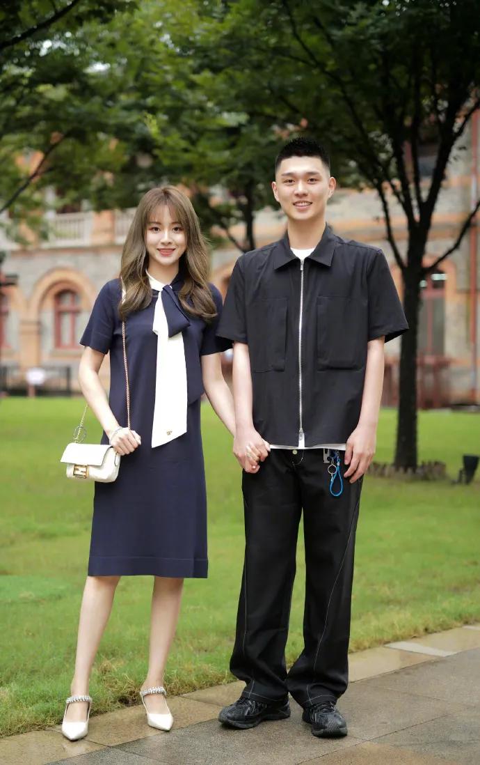 街拍背什么包最好看,街拍路人都背什么包