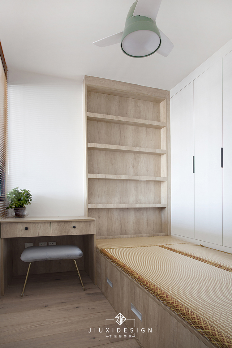 墙面一体储物柜1米4设计图,客厅最实用储物墙面设计