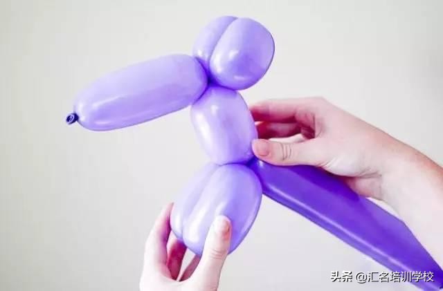 一根长气球拧小狗简单又漂亮,如何用魔术气球做小狗的视频