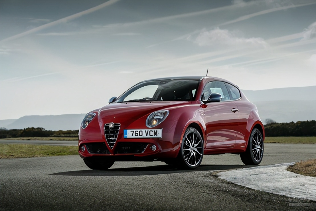 快速了解汽车品牌阿尔法罗密欧,阿尔法罗密欧stelvio2022款