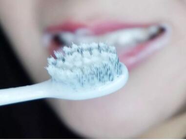 牙膏减少牙渍牙结石,去除牙菌斑清新口气牙膏