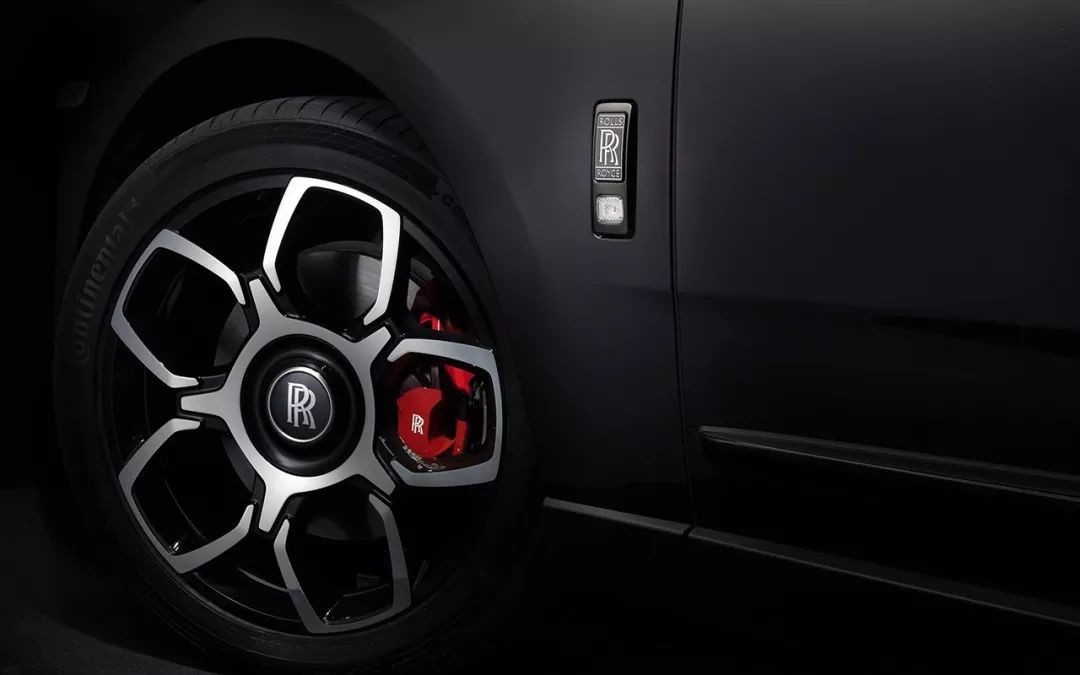 暗夜君王库里南,库里南blackbadge暗夜