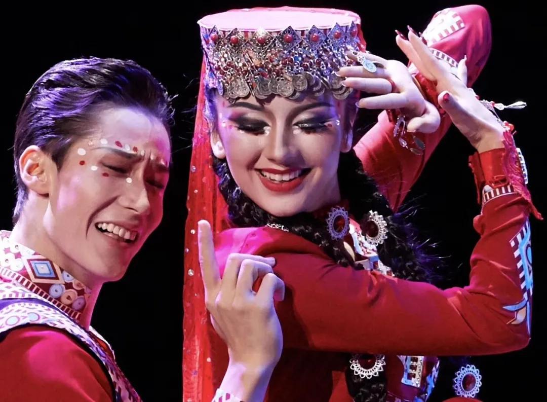 *疆新**“杨丽萍”古丽迪娅尔