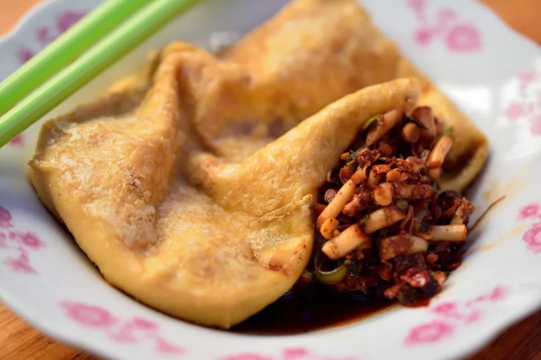 坐上高铁去旅游沿线美食尝个遍,云贵川渝高铁环线