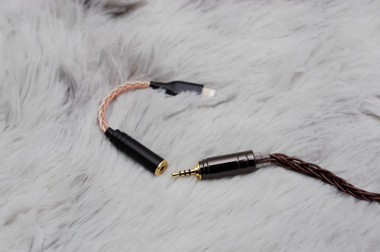 或许比原厂还要好一些：我的iPhone12的“高冷”配件们