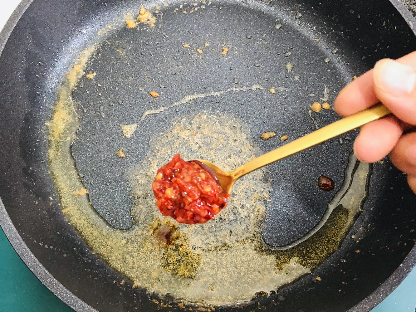 鲜虾的虾头怎么制作才好吃,虾既简单又美味虾肉鲜嫩