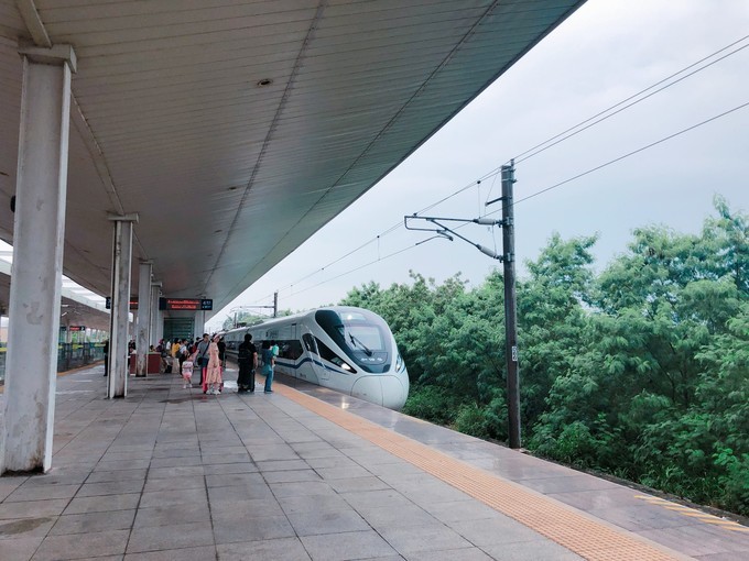 海南冲浪旅游攻略,海南万宁日月湾冲浪攻略