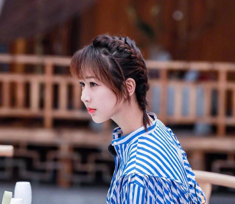 佟年同款发型短发教程,亲爱的热爱的杨紫佟年同款编发