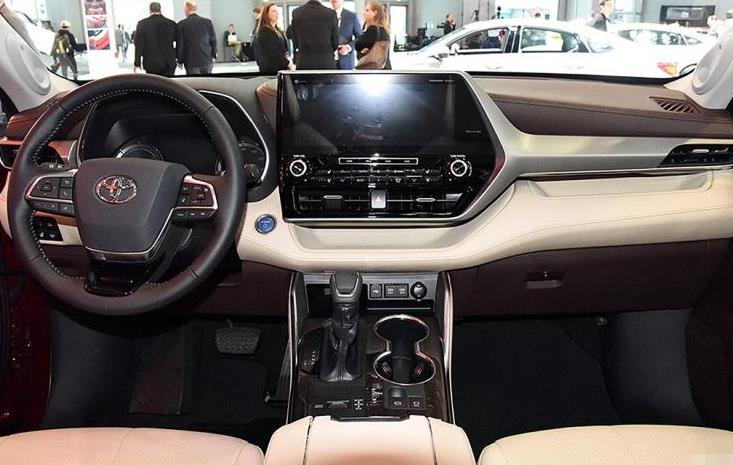 汉兰达四驱32万落地,丰田新款汉兰达到底肉不肉