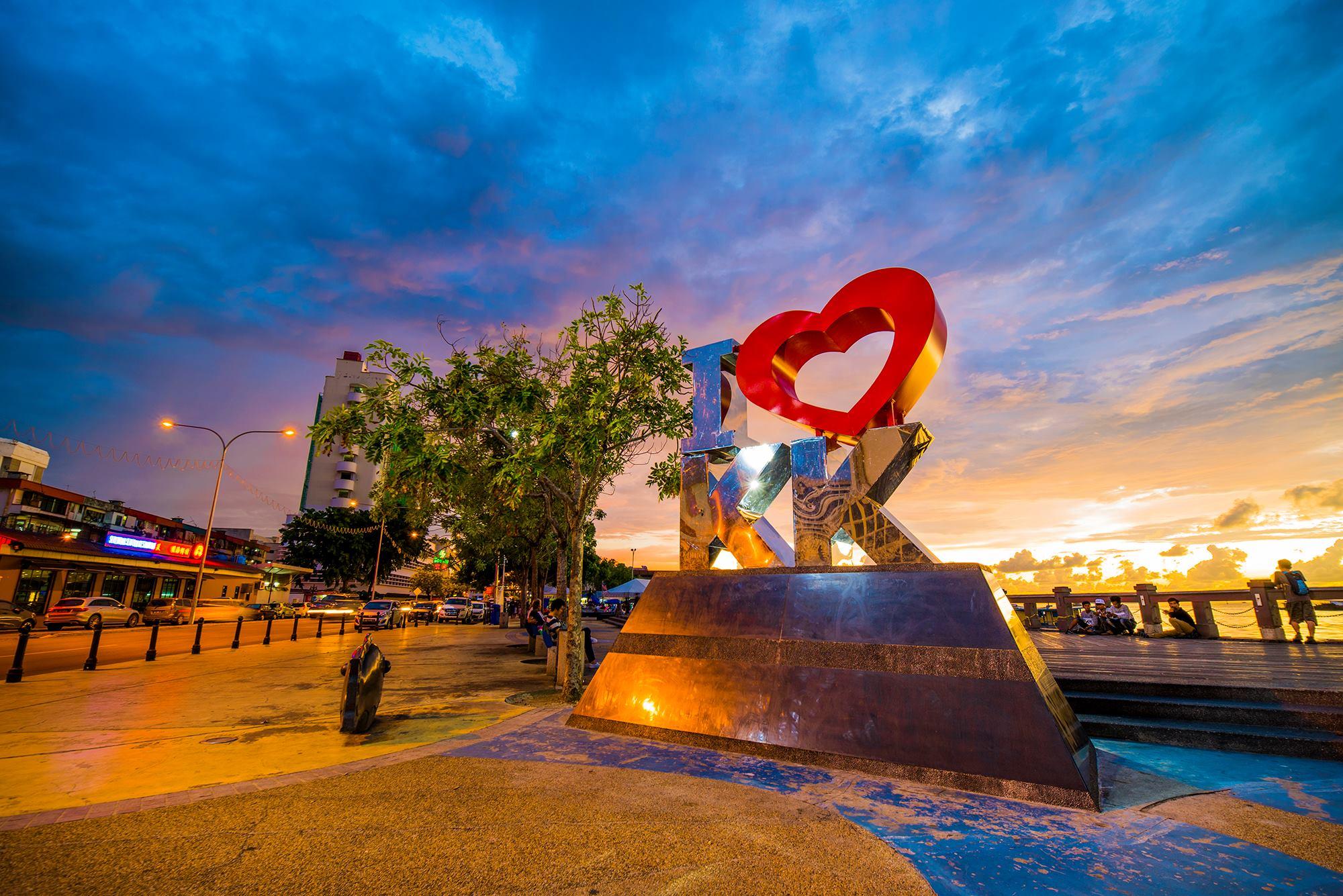 没我们这还是一片荒地，海鲜价是国内三分之一，卖菜的都会中文！