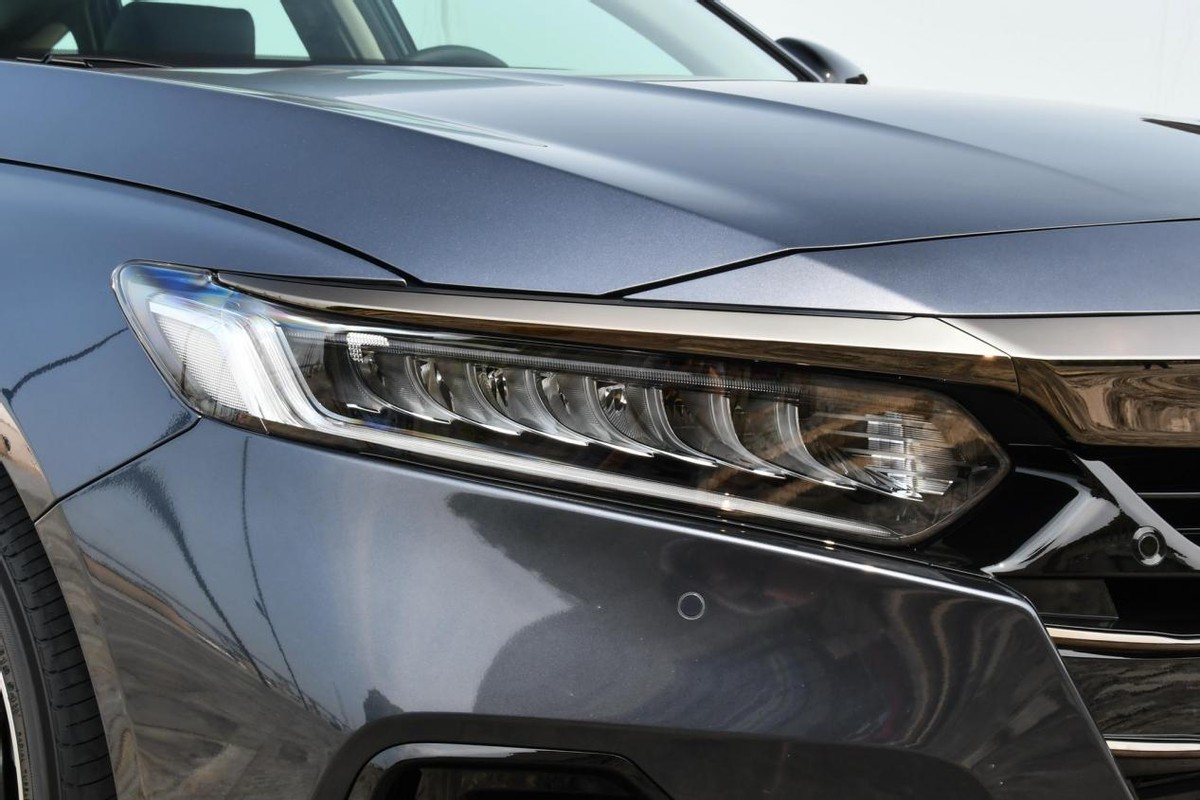 全新雅阁带感登场16.98万起搭载,9.5代15万公里的雅阁还值得购买吗