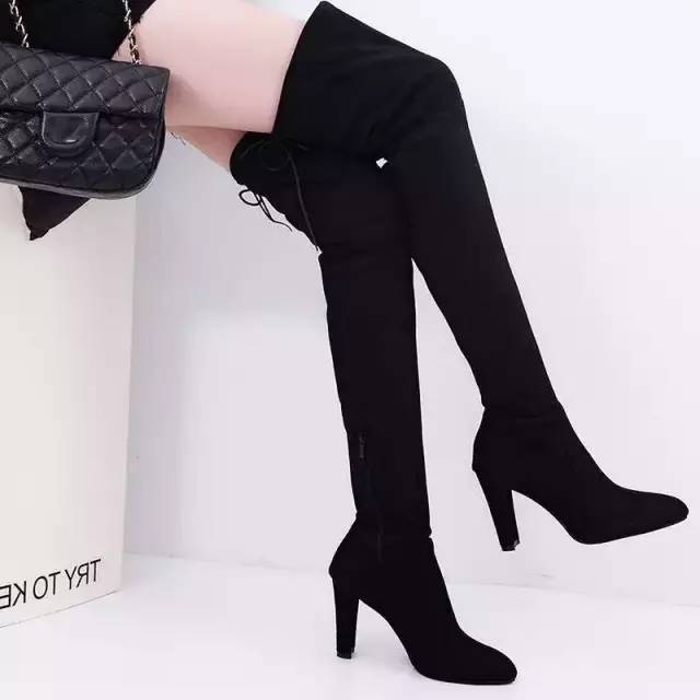 不是我炫耀，下图的过膝长靴！给我十双雪地靴都不换，高贵又迷人