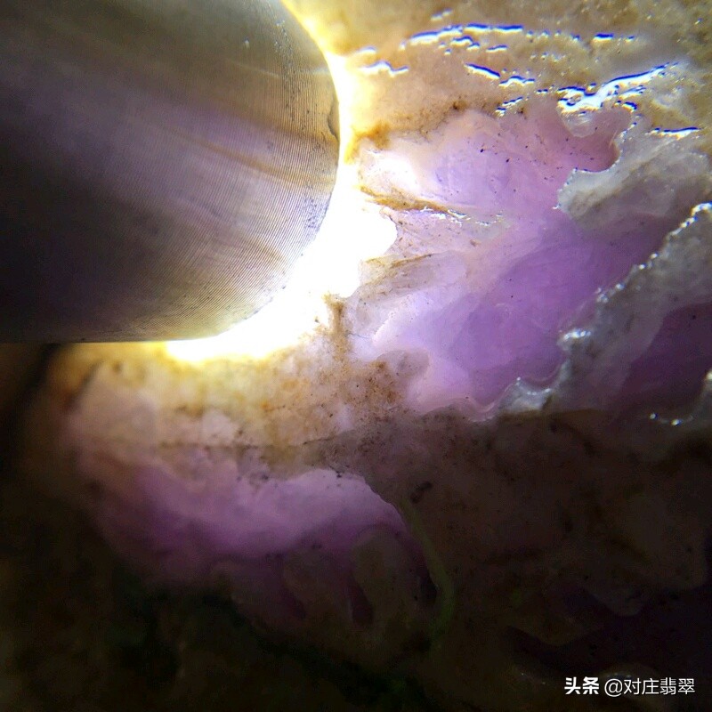 开窗的翡翠原石怎么辨别,翡翠原石开窗料鉴别