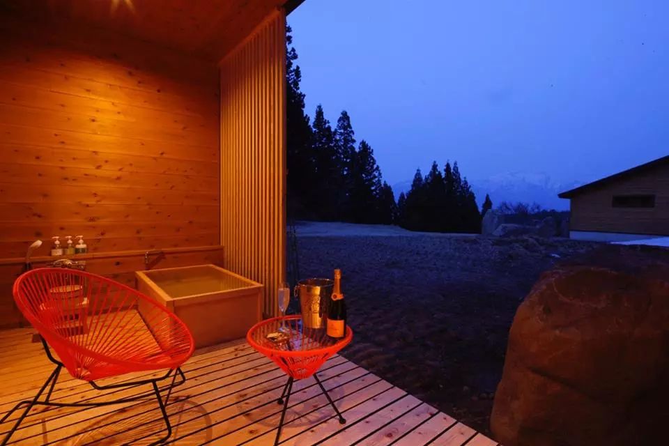 雪山下的温泉美丽,最值得去的有雪山温泉的地方