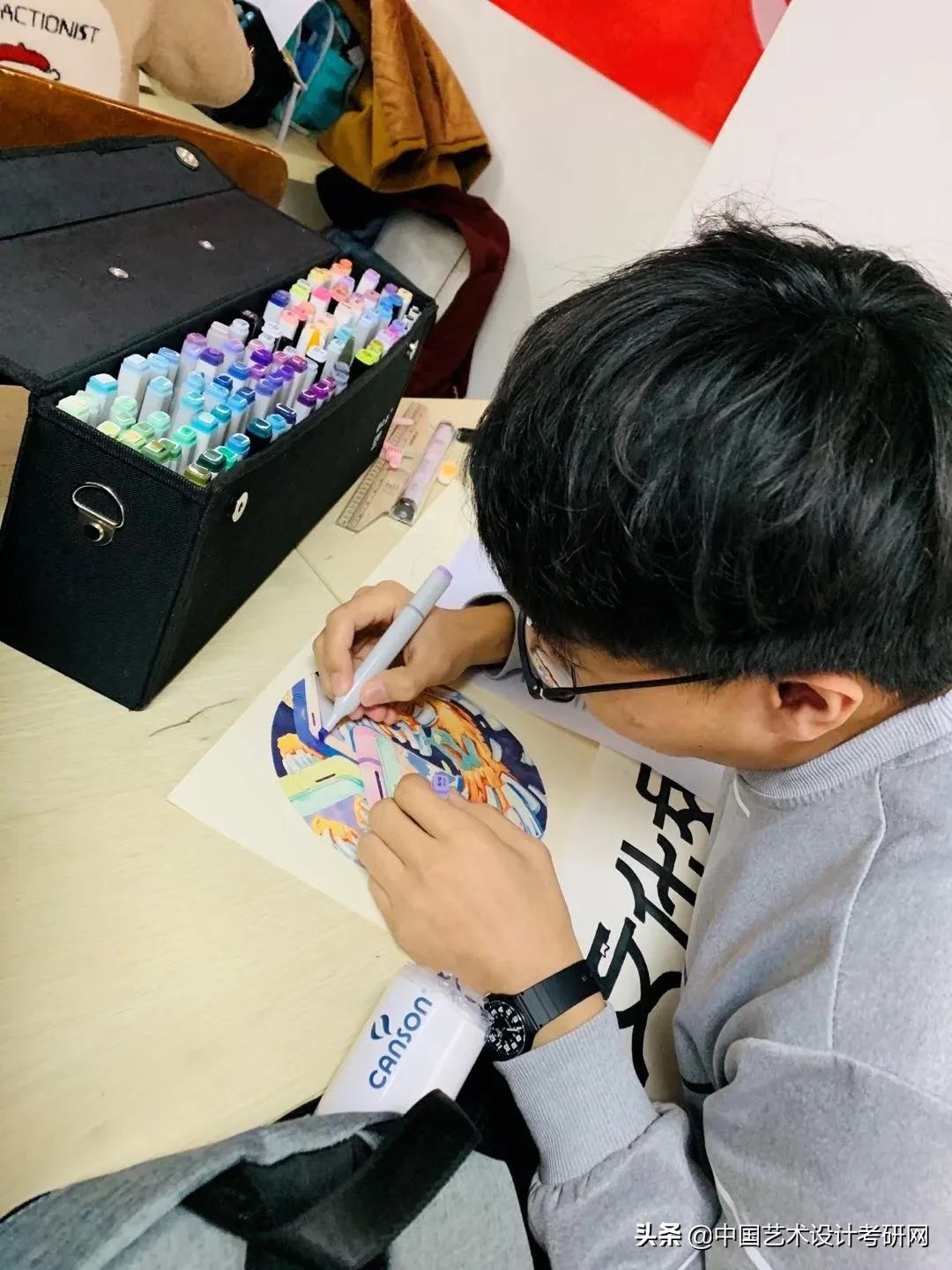 曾经的“反面教材”，现在的手绘第一！三战清美，曲径如何变通途