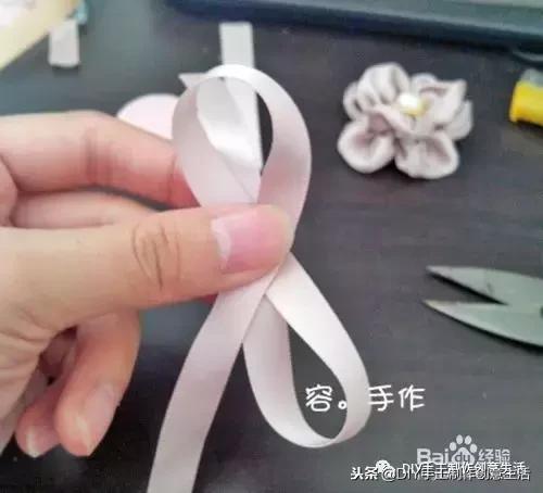 两个蝴蝶结发夹头饰怎么佩戴好看,两对蝴蝶结发饰最新款