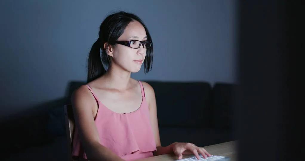 眼皮跳真的是左眼跳财右眼跳灾,眼皮左眼跳和右眼跳