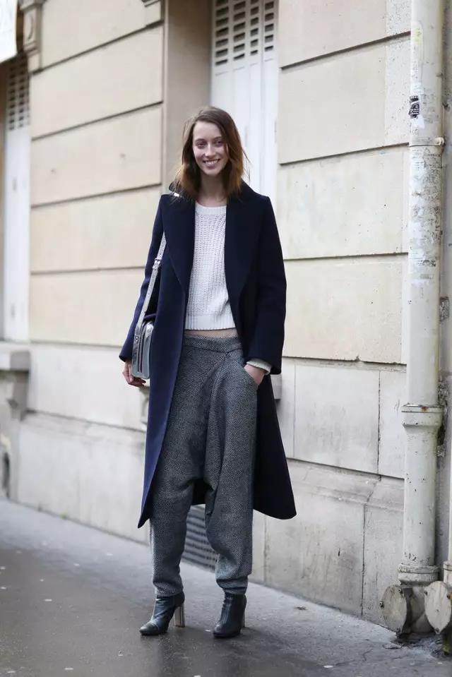 秋冬流行色高级时髦,深蓝色和黑色哪个更高级