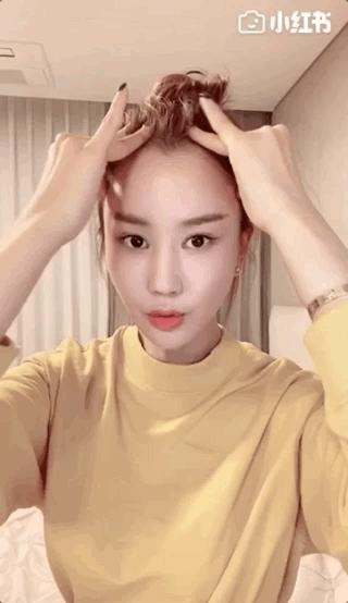 杨幂鱼尾辫发型火了,杨幂同款发型双麻花翘辫