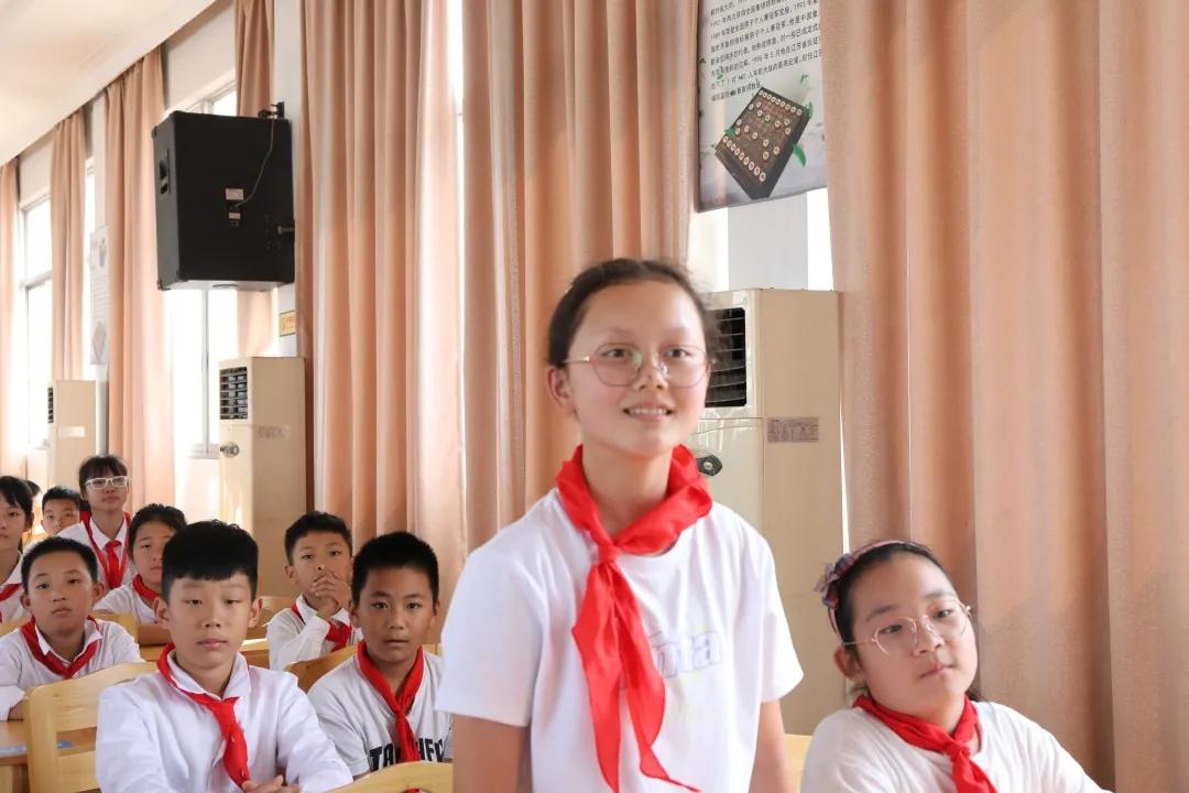 川港小学吴梦洁,川港小学吴梦洁回母校