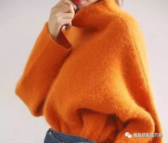 高领毛衣领口松垮怎么翻领好看,针织衣领松垮怎么缩小领口