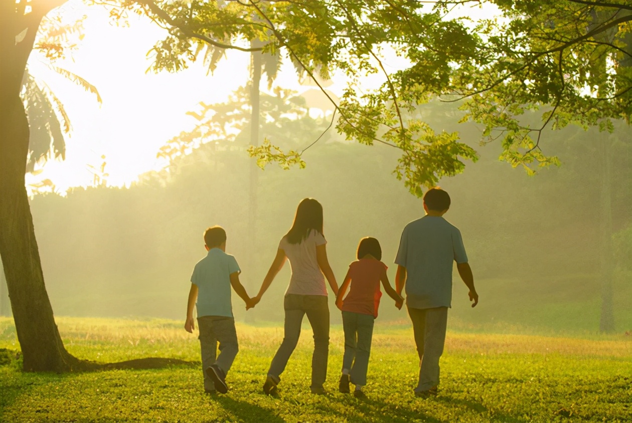 航天员有没有带上枪,苏联给宇航员配备了什么枪