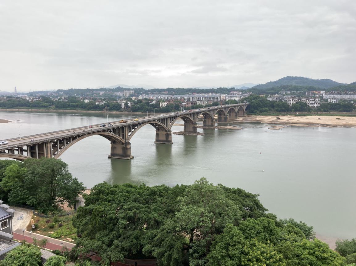 iphonese全面评测,iphonese最新一代测评