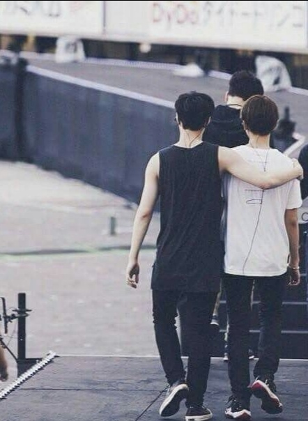 张艺兴和边伯贤,边伯贤张艺兴衣服互穿搭