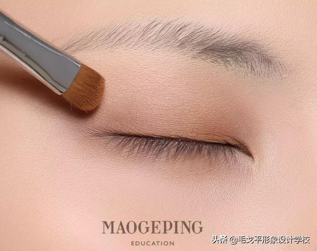 超小眼单眼皮画大眼妆教程,小眼睛眼妆怎么画显大又干净教程