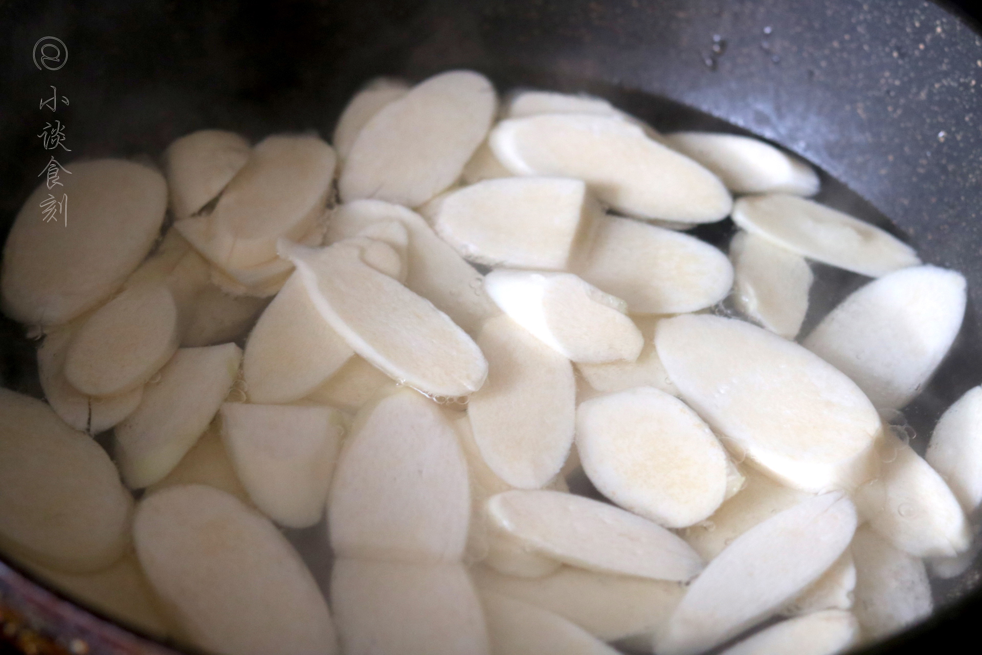 高笋与平菇能同吃吗,高笋平菇炒肉