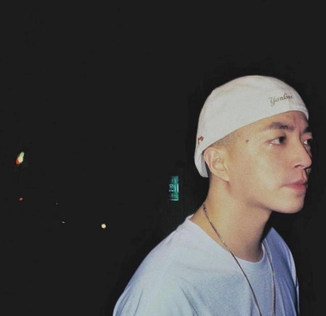 jonyj绌挎惌,jonyj绌挎惌椋庢牸