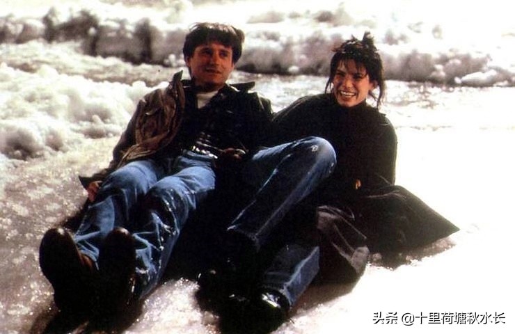 爱情从来都是藏不住的，露西和杰克的感情在了解中水到渠成