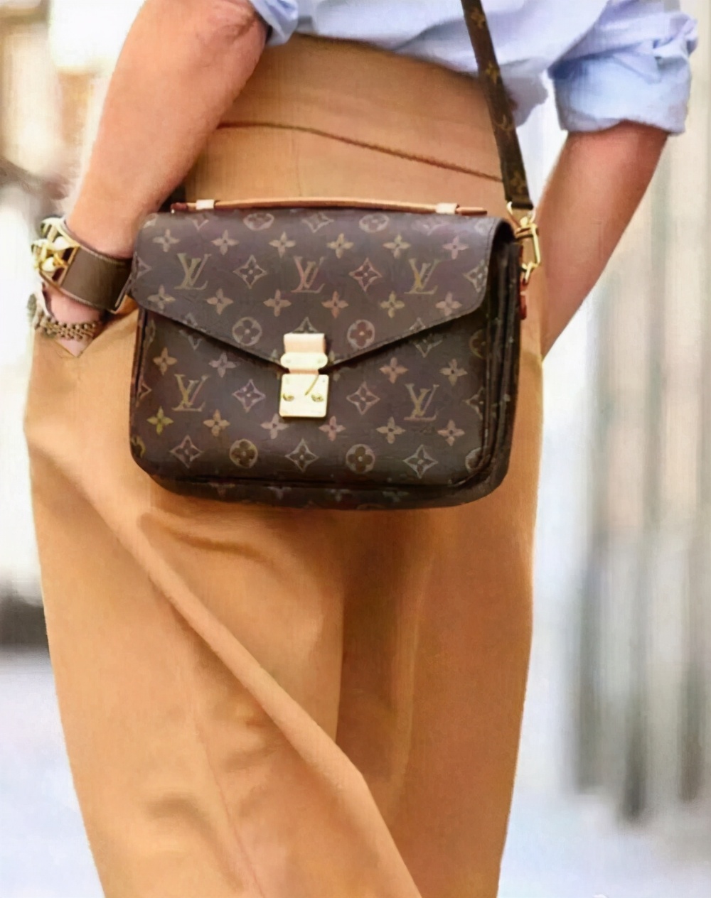 lv新款邮差包吐槽,lv经典邮差包今年还值得入手吗